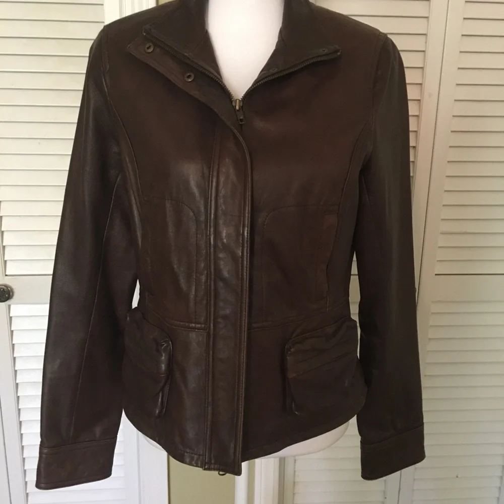 Gianni Bini Buttery Soft Luxurious Tailored Classic leather jacket
